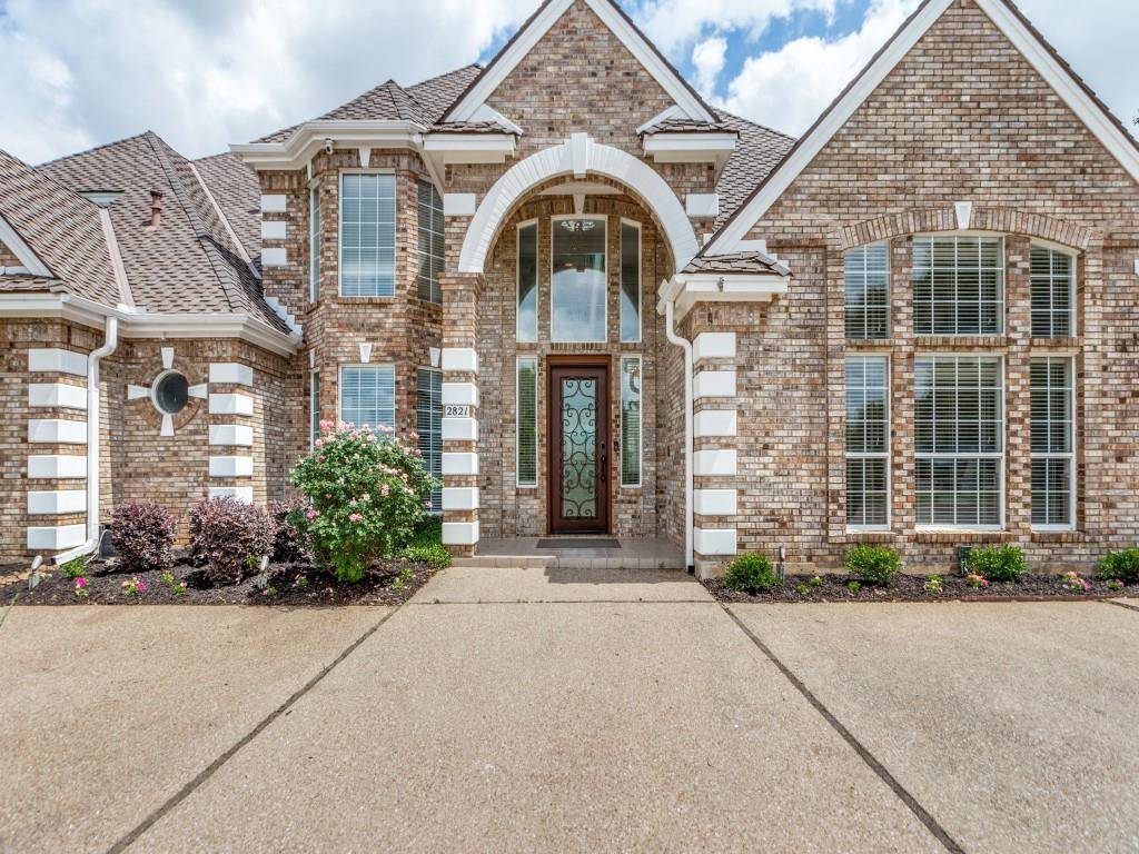 2821 Shadow Drive W, Arlington, TX 76006