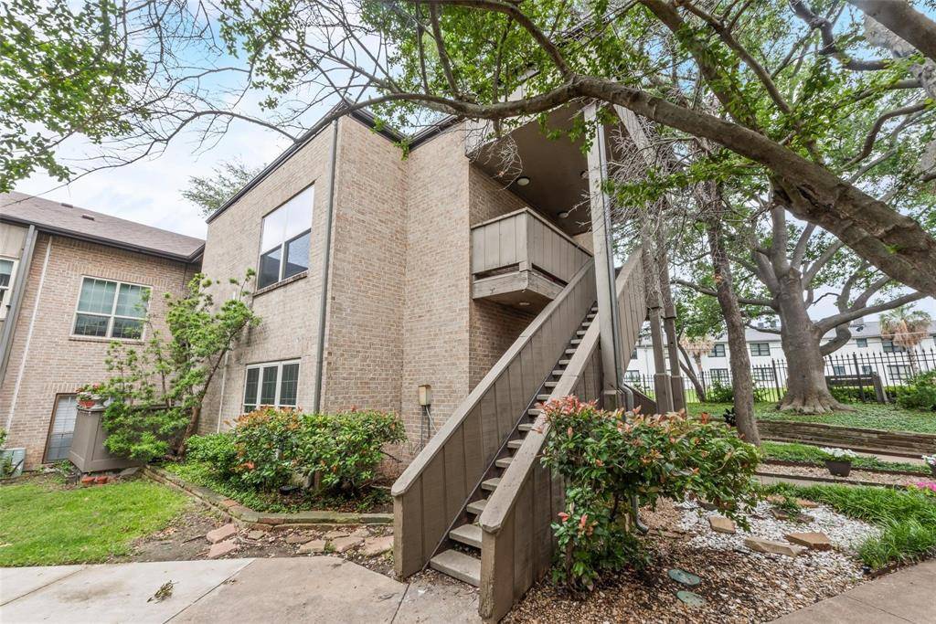 10406 High Hollows Drive #226, Dallas, TX 75230