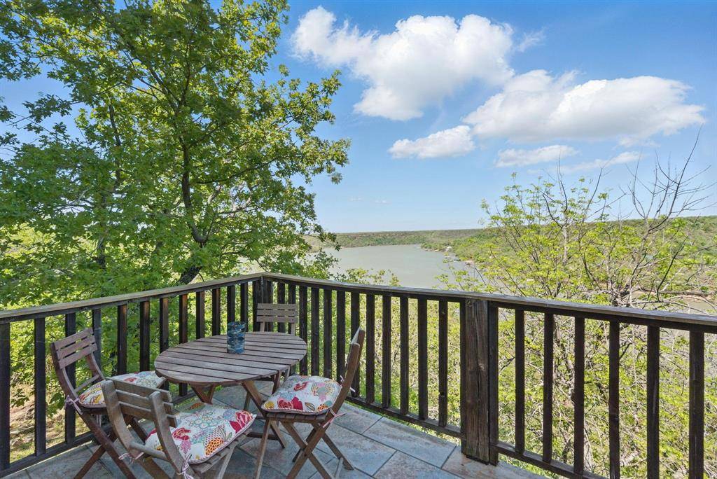 2775 S Lakeview Drive, Gordon, TX 76453