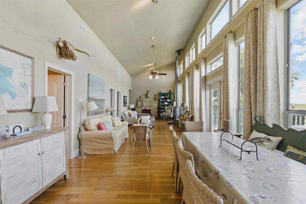 2775 S Lakeview Drive, Gordon, TX 76453