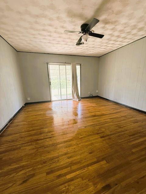 1421 N 9th Street, Midlothian, TX 76065