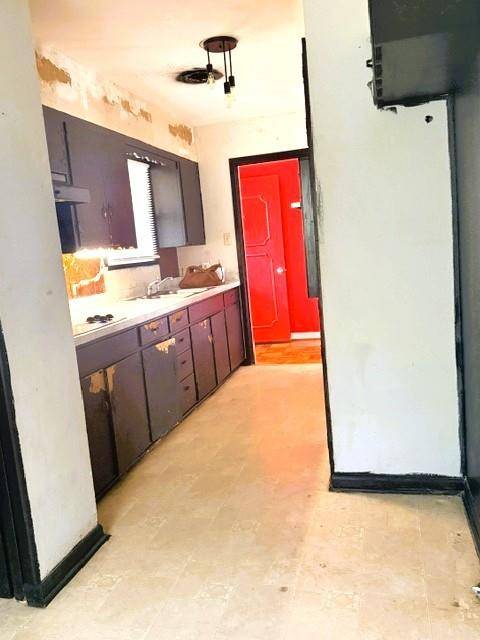 1421 N 9th Street, Midlothian, TX 76065