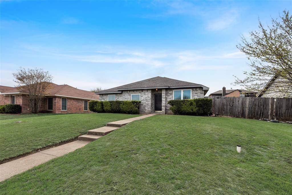 1205 Candlenut Court, Desoto, TX 75115
