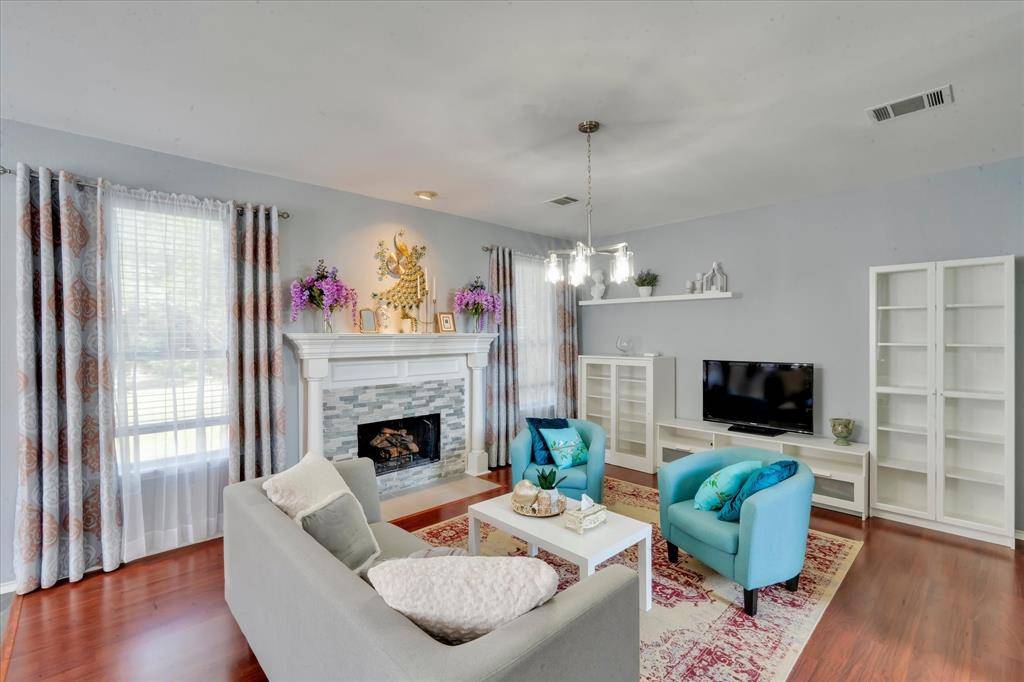 2071 Sunset Lane, Lewisville, TX 75067