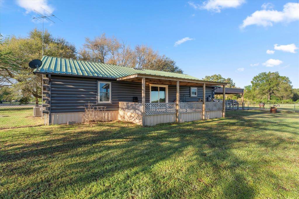 520 W Farm Road 71, Mount Pleasant, TX 75455