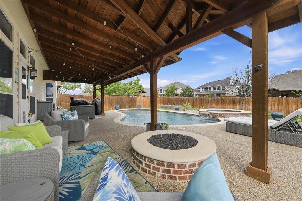 5449 Lori Valley Lane, Fort Worth, TX 76244