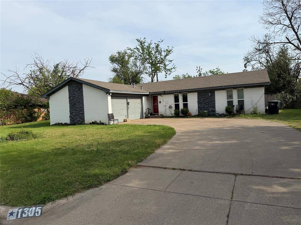 1305 Pinehurst Drive, Fort Worth, TX 76134