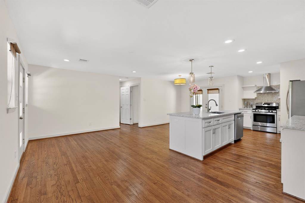 10314 Baronne Circle, Dallas, TX 75218