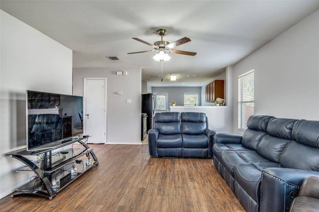 4033 Shawnee Trail, Heartland, TX 75126