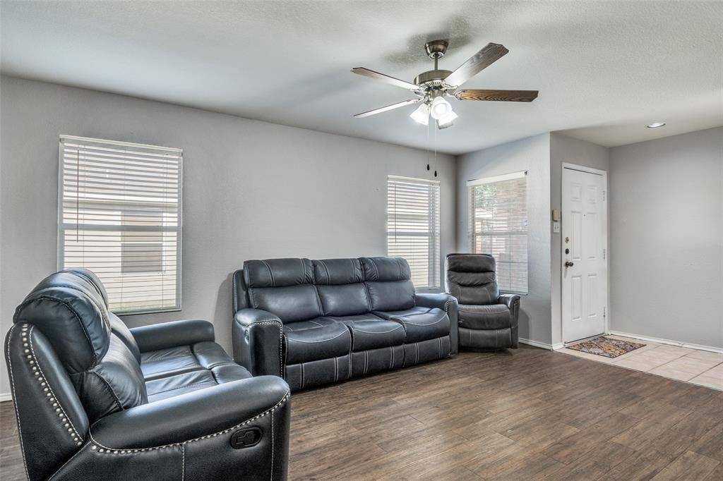 4033 Shawnee Trail, Heartland, TX 75126