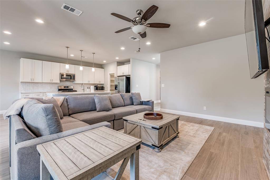 1415 Diceman Avenue, Dallas, TX 75203