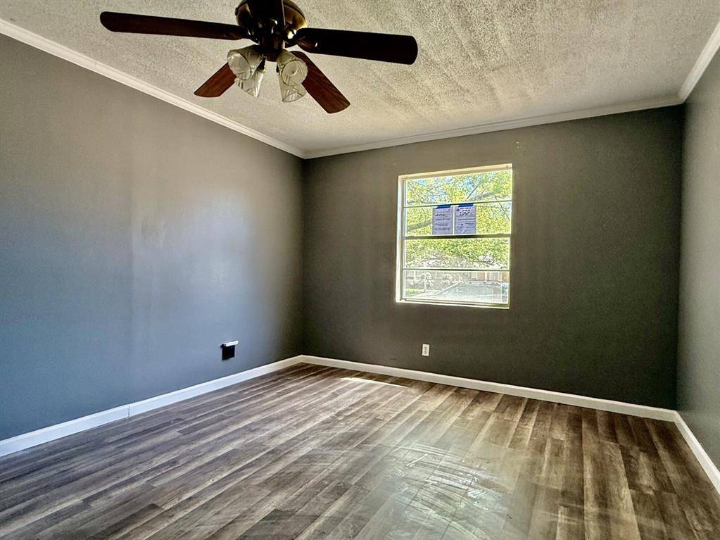 1114 Davis Street, Cleburne, TX 76033