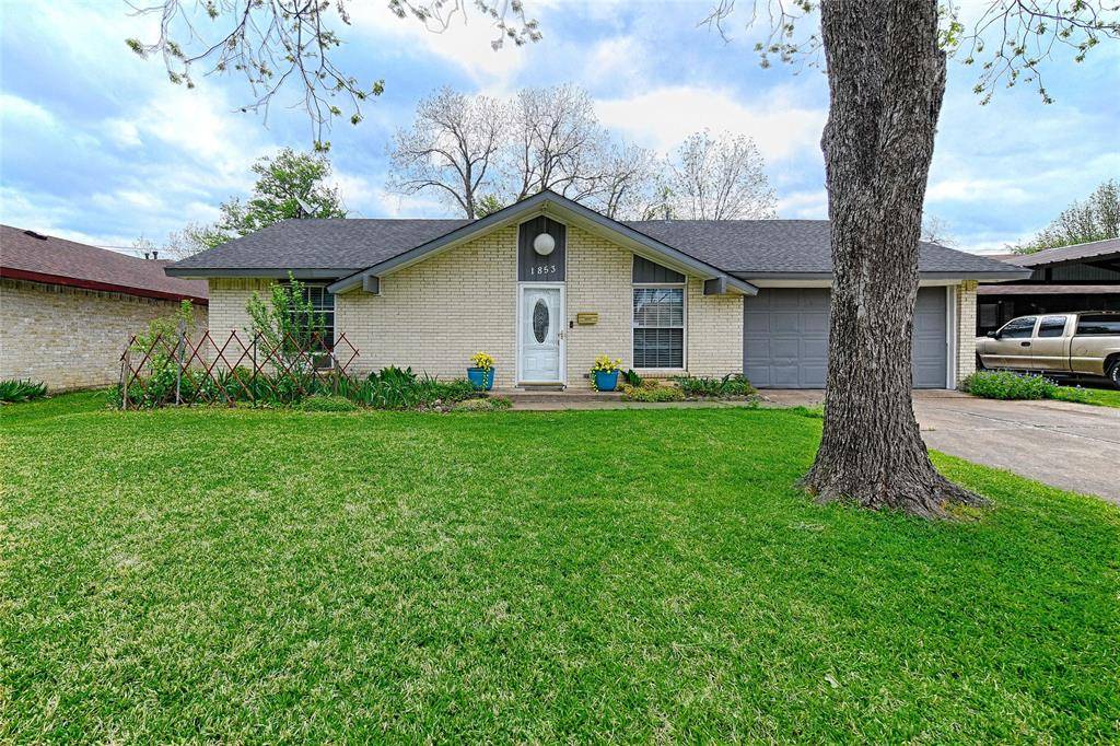 1853 Tompkins Drive, Grand Prairie, TX 75051