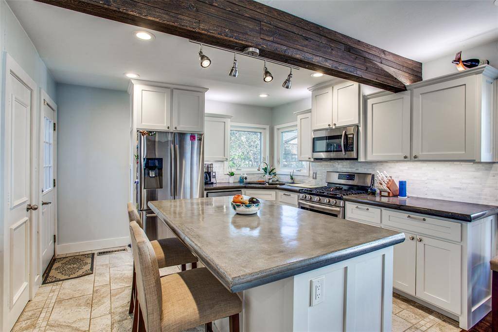 1405 Bluebonnet Drive, Fort Worth, TX 76111