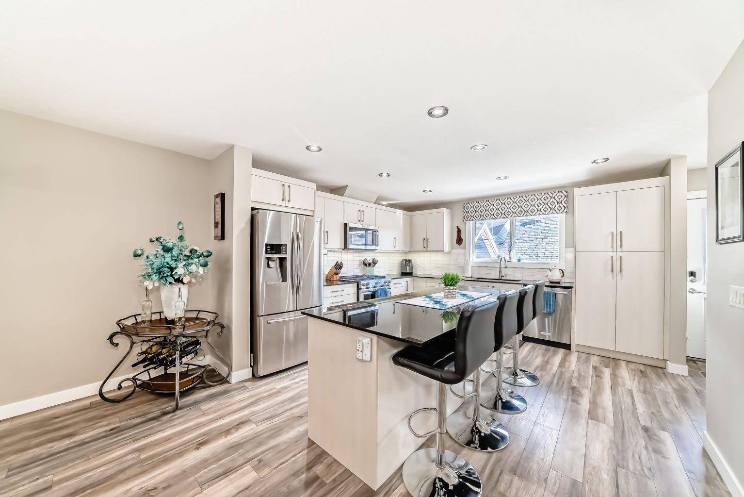 91 Baysprings TER, Airdrie, AB T4B4A7