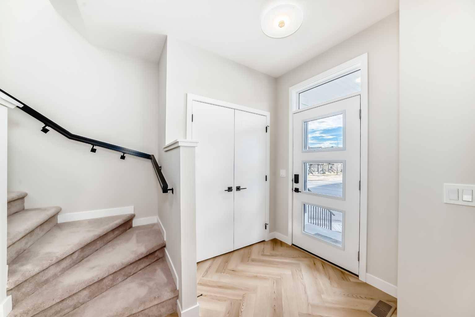 285 Cobblestone Gate, Airdrie, AB T4B 5W3