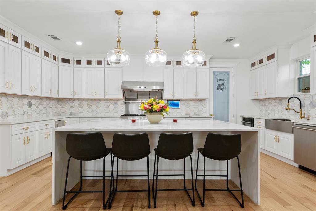 4726 Hopkins Avenue, Dallas, TX 75209