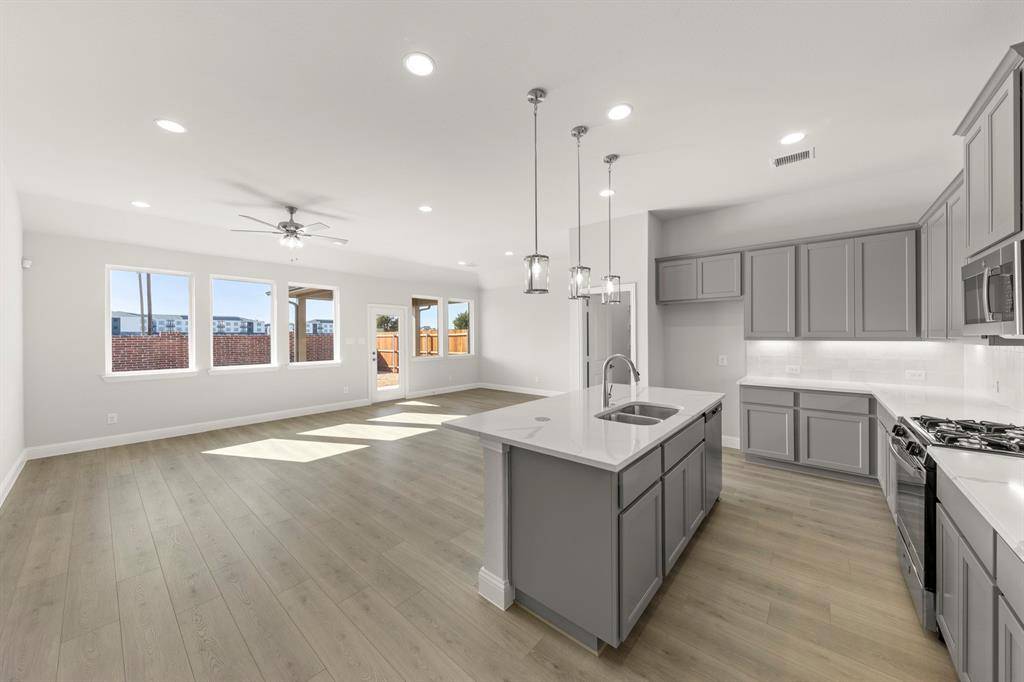 1232 Redcoat Drive, Forney, TX 75126