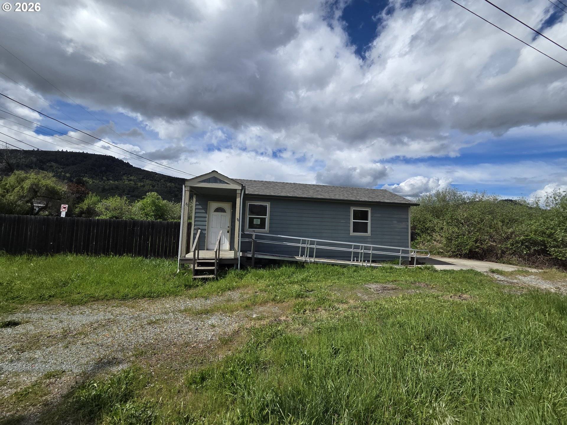 340 E 6TH AVE, Riddle, OR 97469