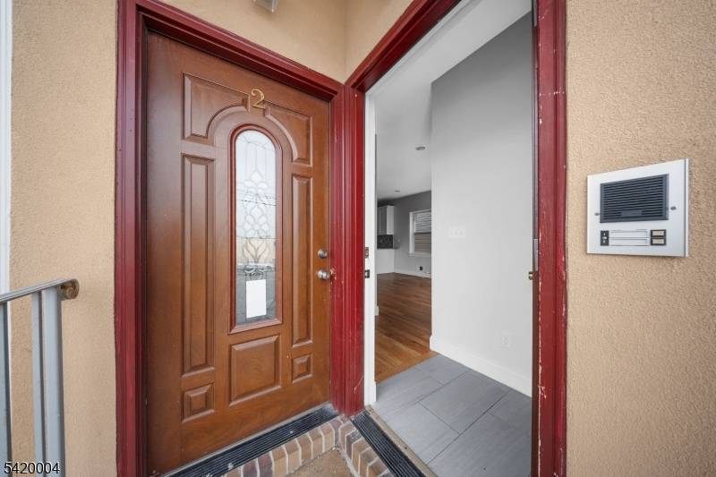 558 Broadway, Elizabeth City, NJ 07206