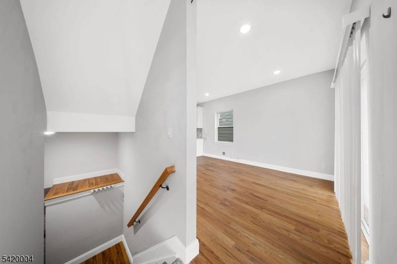 558 Broadway, Elizabeth City, NJ 07206