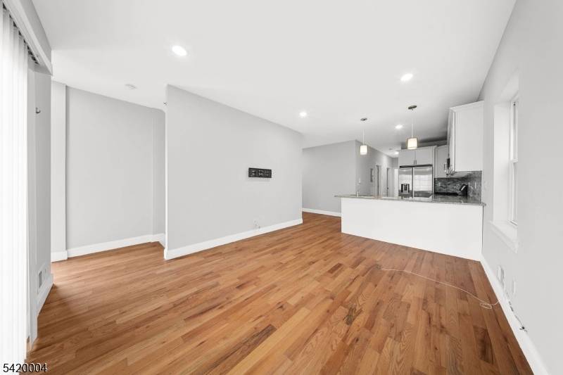 558 Broadway, Elizabeth City, NJ 07206