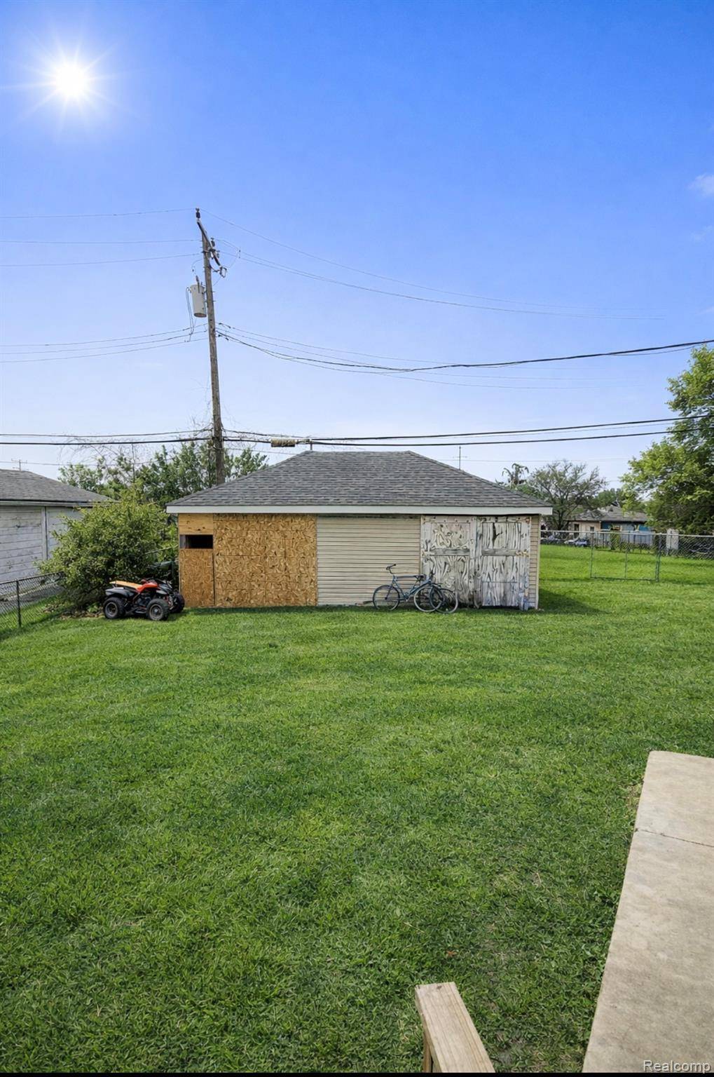 6653 Sparta ST, Detroit, MI 48210