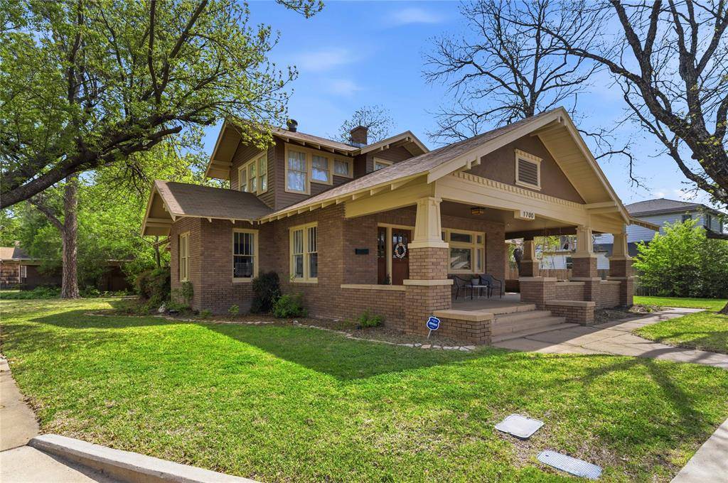 1700 Austin Avenue, Brownwood, TX 76801