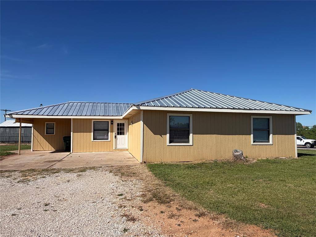 1346 Polk Rd, Bowie, TX 76230