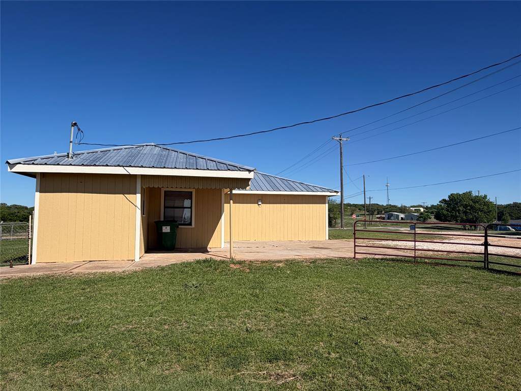 1346 Polk Road, Bowie, TX 76230