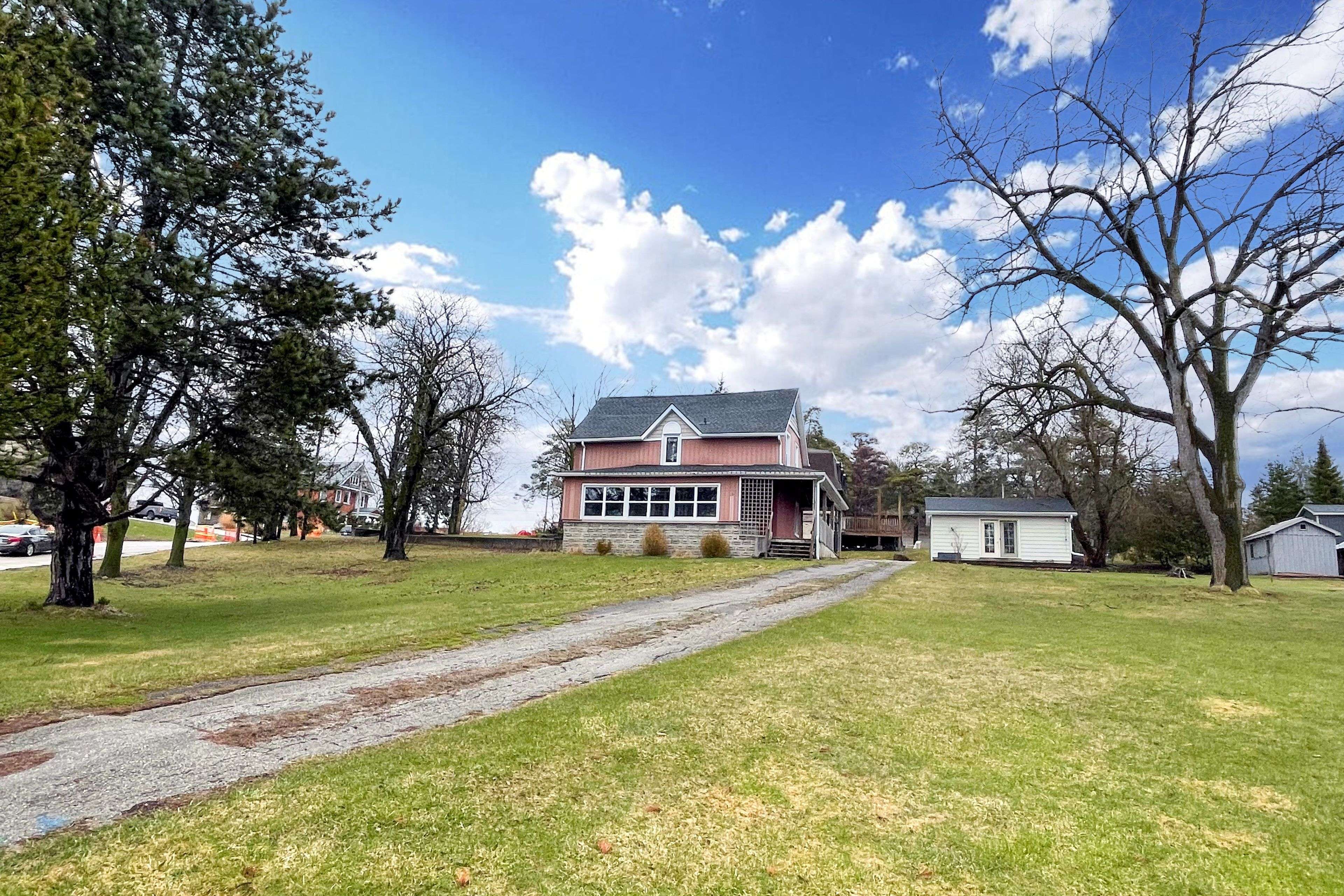 10 Walker ST, Brockton, ON N0G 2V0