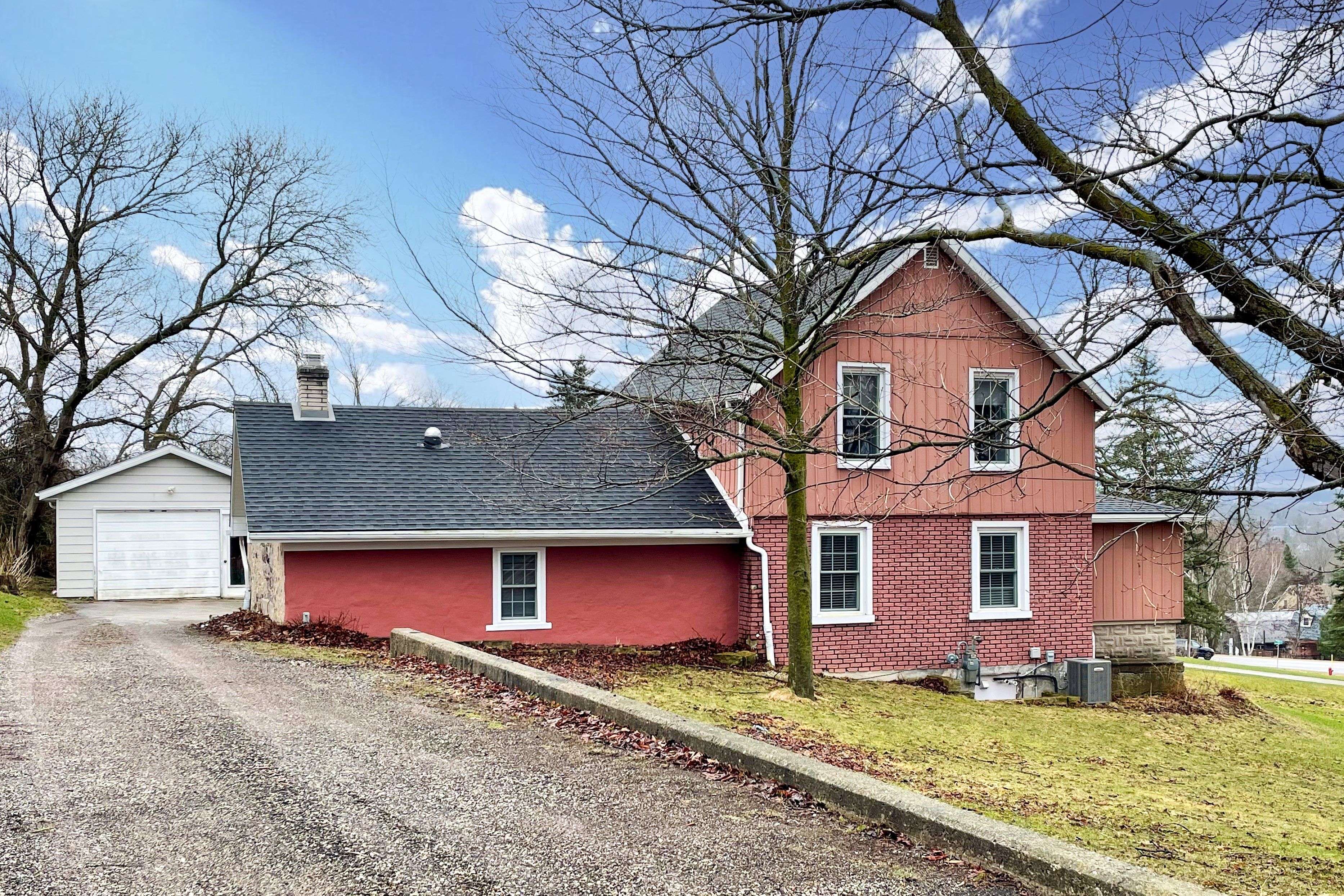 10 Walker ST, Brockton, ON N0G 2V0