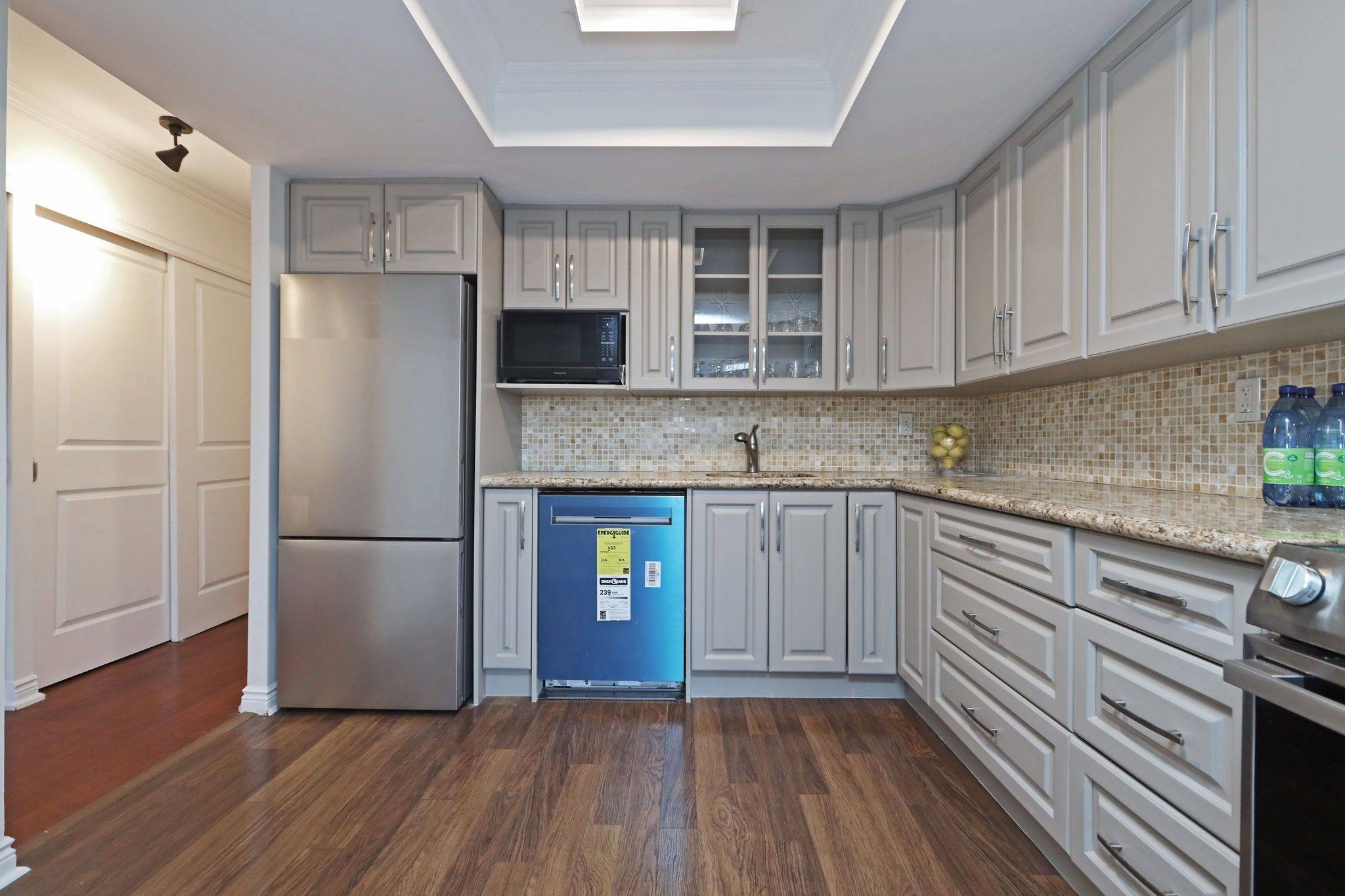 1093 Kingston RD #411, Toronto E06, ON M1N 4E2