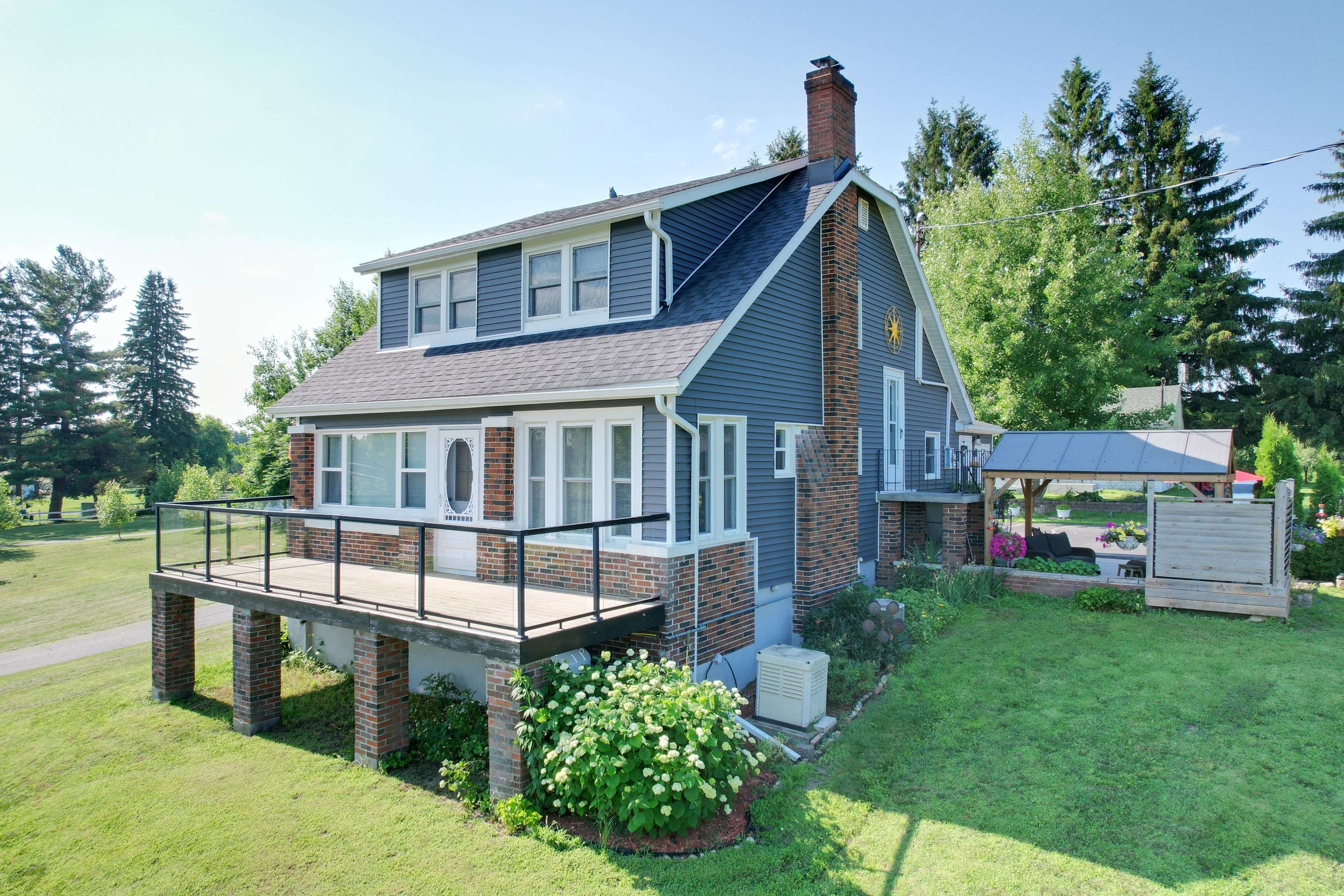 4682 County Road 2 RD, Front Of Leeds & Seeleys Bay, ON K7G 2V5