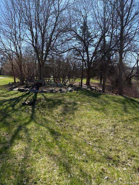 5926 Hunters Ridge DR, Washington Township, MI 48094