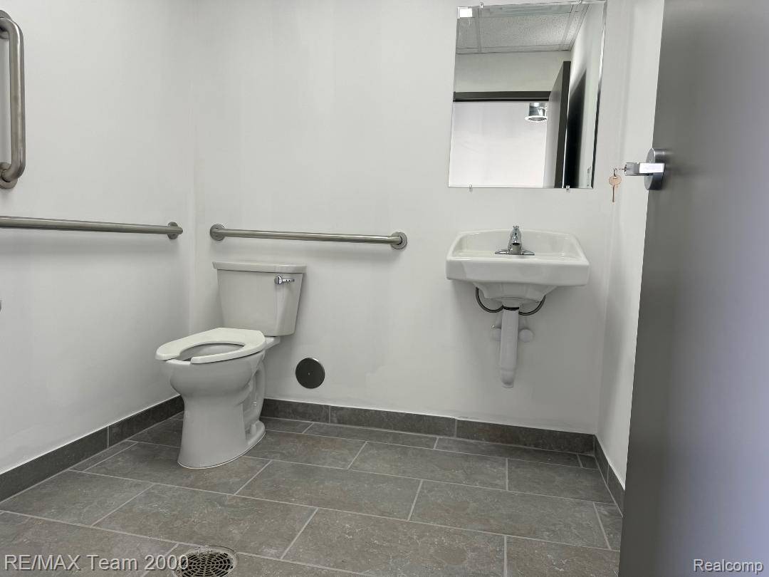 13645 Northline RD, Southgate, MI 48195