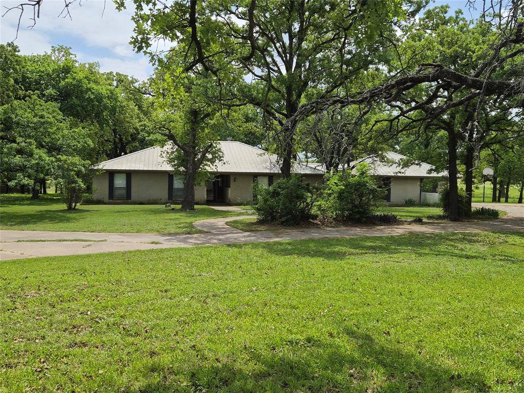 102 Shady Grove Court, Joshua, TX 76058