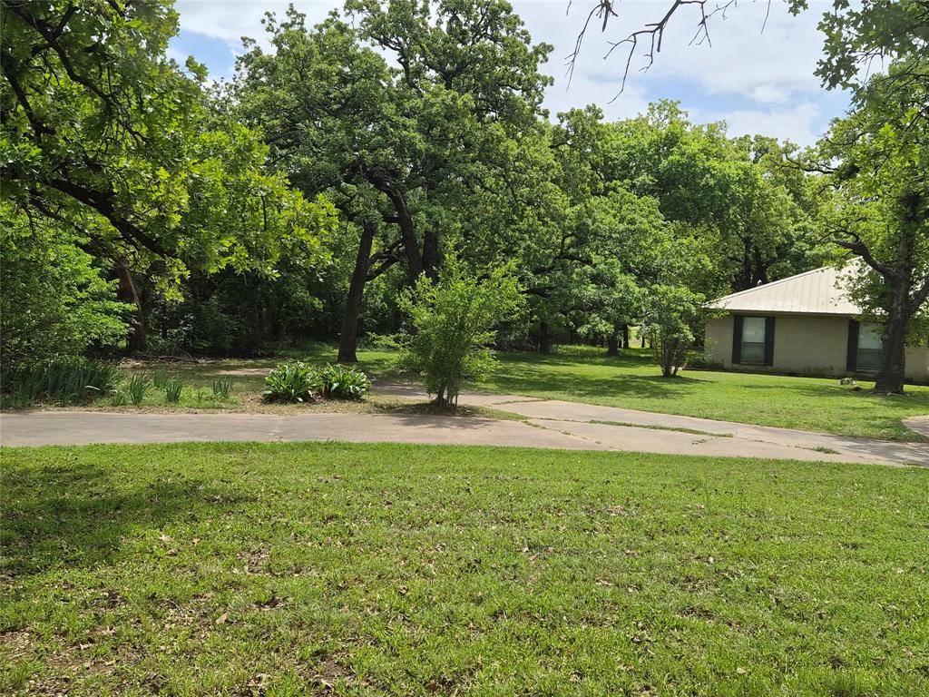 102 Shady Grove Court, Joshua, TX 76058