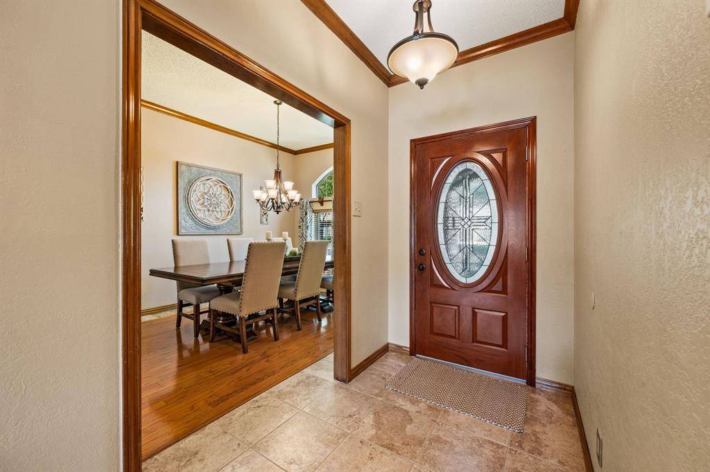 517 Highland Park Drive, Hurst, TX 76054