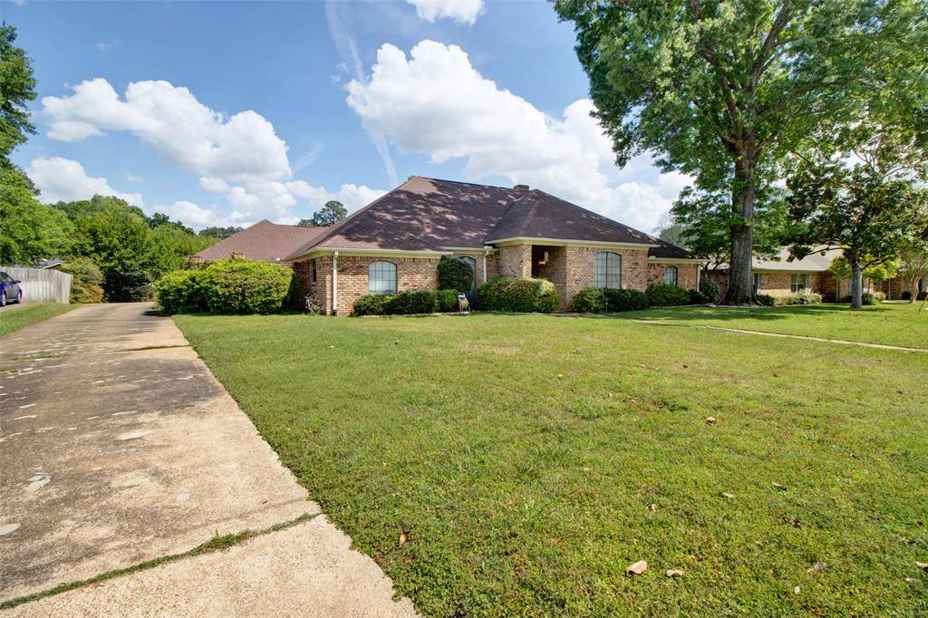 902 Kingsbury Court, Longview, TX 75604
