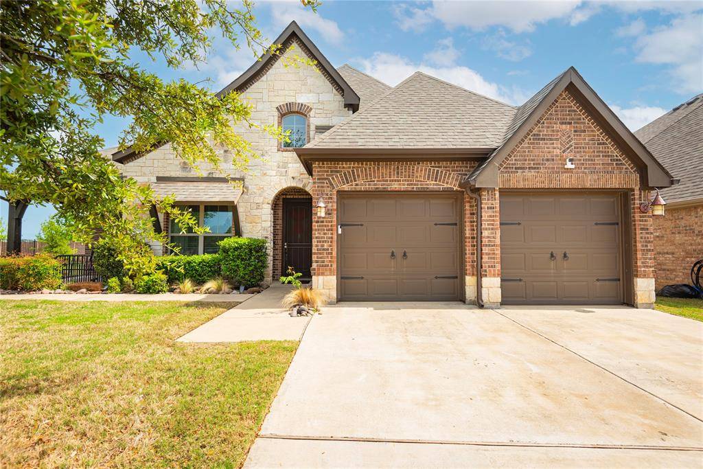 2707 Elmwood Drive, Burleson, TX 76028