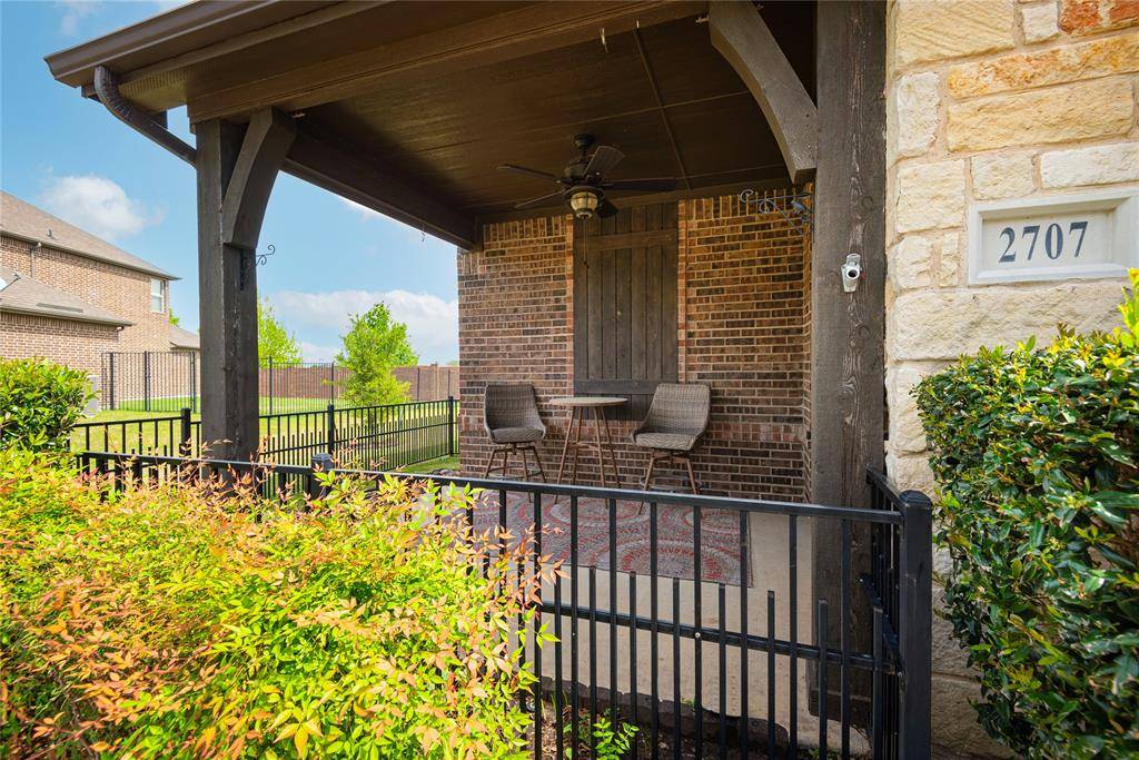 2707 Elmwood Drive, Burleson, TX 76028