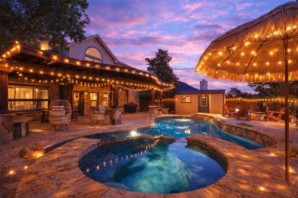 1088 Pondview Drive, Cedar Hill, TX 75104