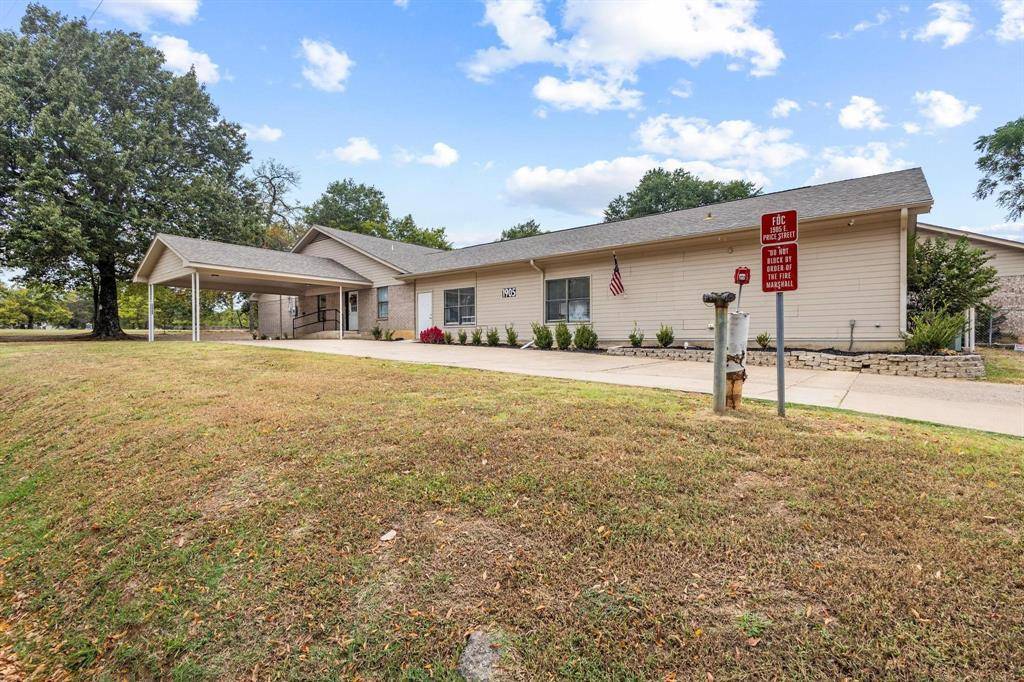 1905 E Price Street #A, Paris, TX 75460