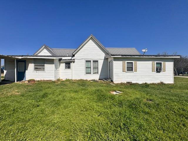 8208 Pearl, Lillian, TX 76061