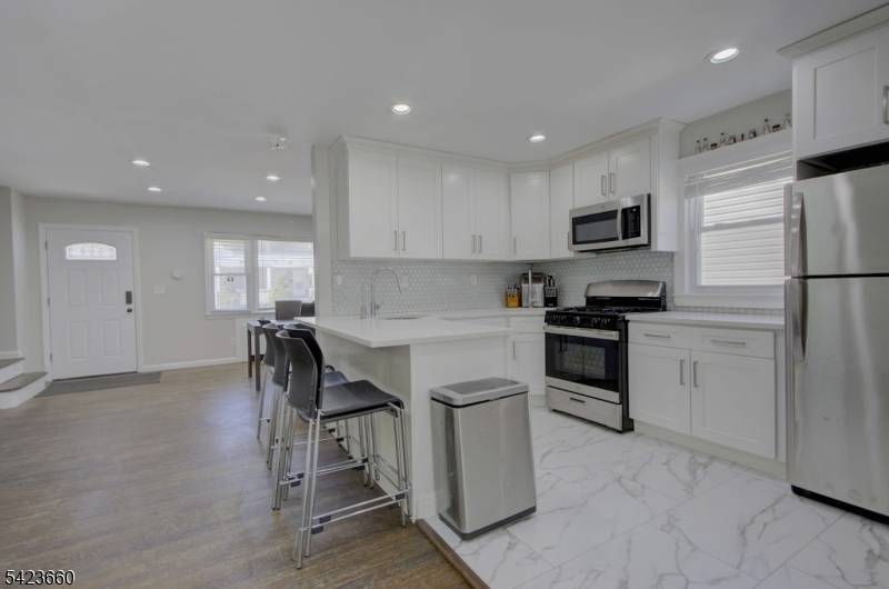 15 John St, Passaic City, NJ 07055
