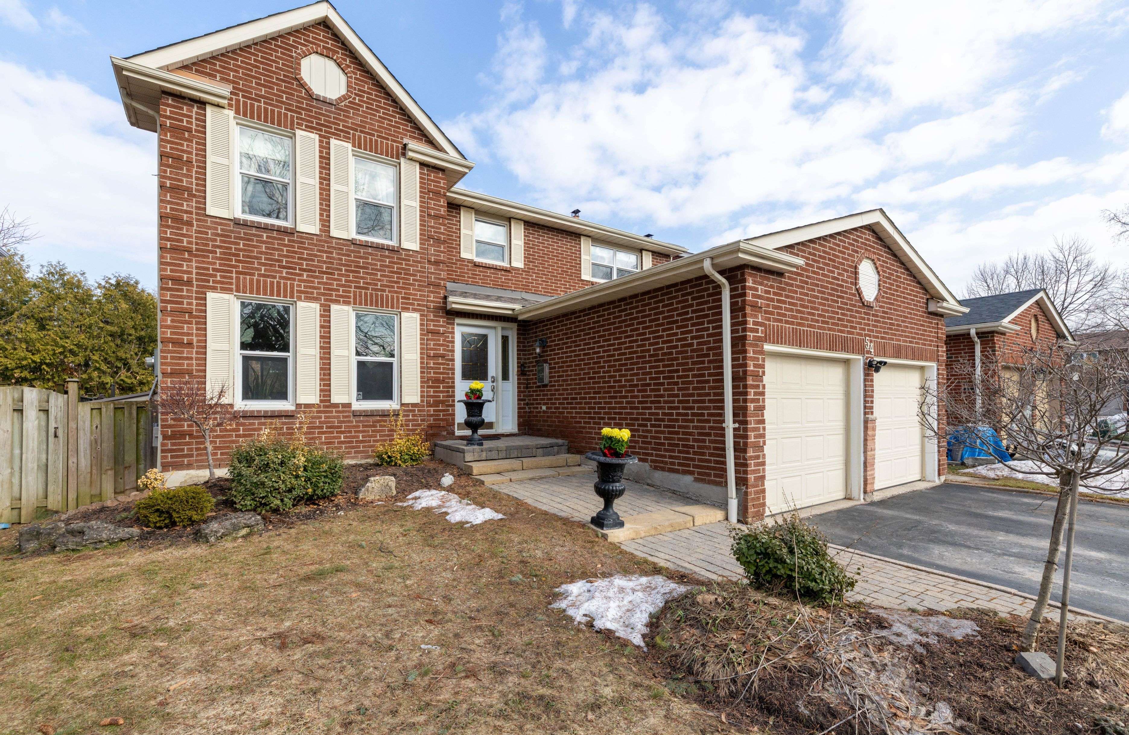 54 Meyer CIR, Markham, ON L3P 4C4