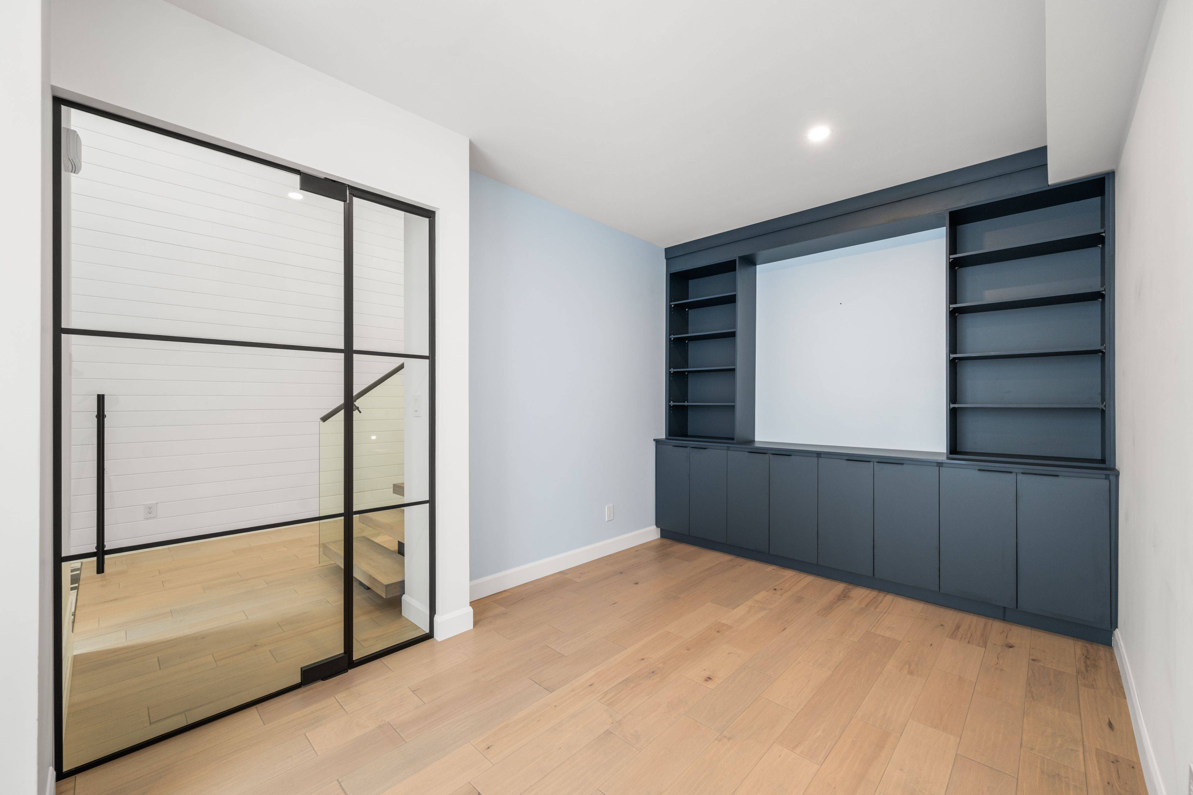 679 Broadview AVE, Carlingwood - Westboro And Area, ON K2A 2L9