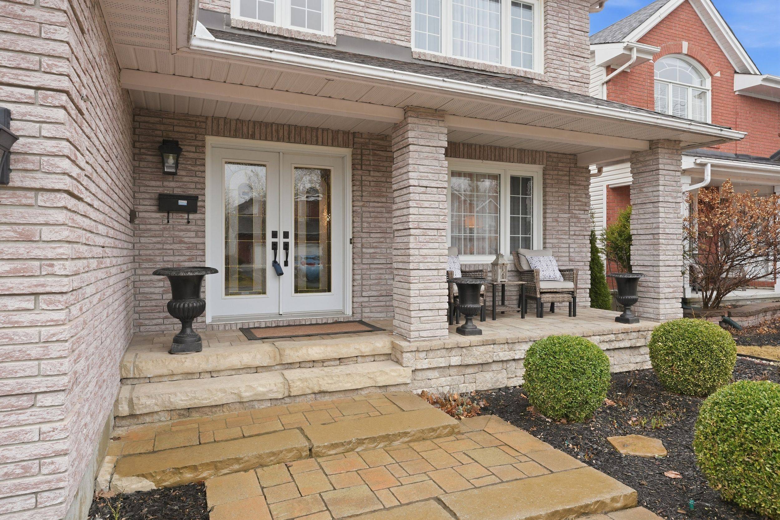 1144 Ambercrest ST, Cyrville - Carson Grove - Pineview, ON K1J 1A9