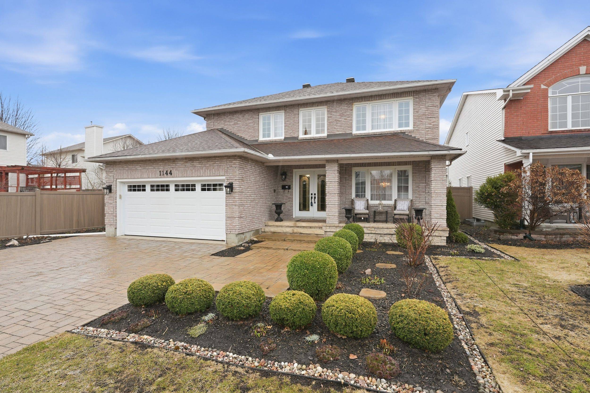 1144 Ambercrest ST, Cyrville - Carson Grove - Pineview, ON K1J 1A9